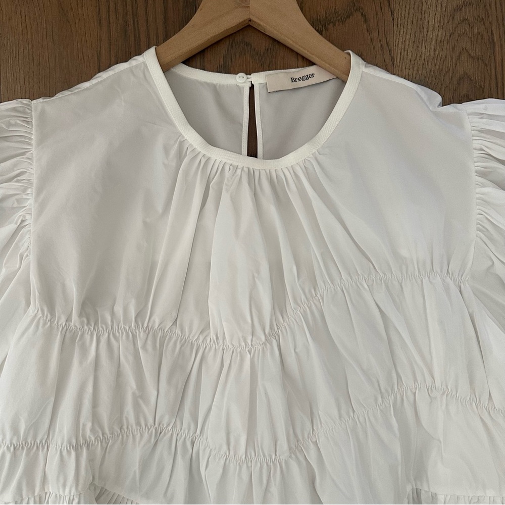 Brogger Round Neck Puff Sleeve Tiered Oversized Taffeta Blouse in White Large - Picture 3 of 8